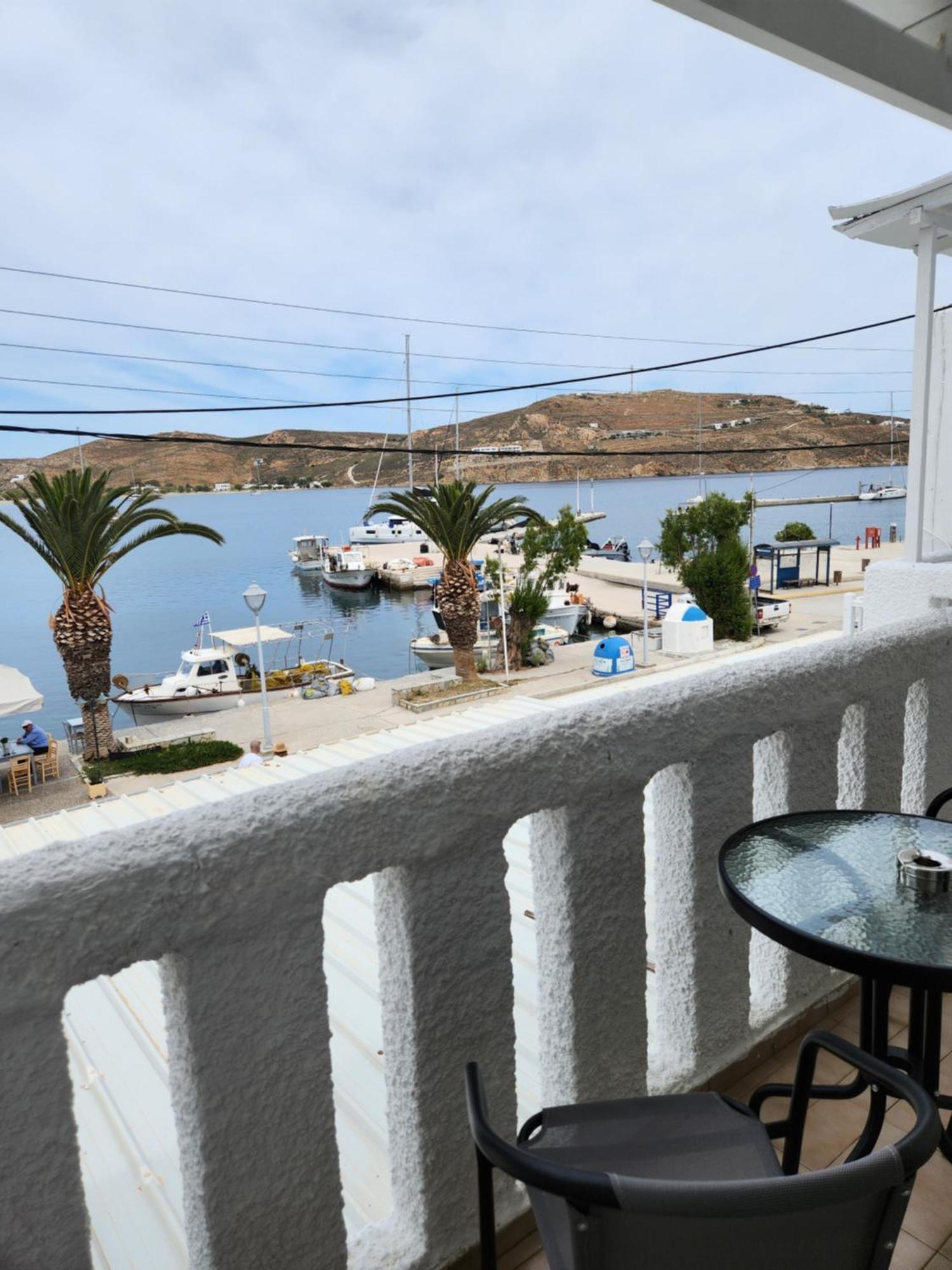 Livadi  Eleios Hotel Serifos מראה חיצוני תמונה